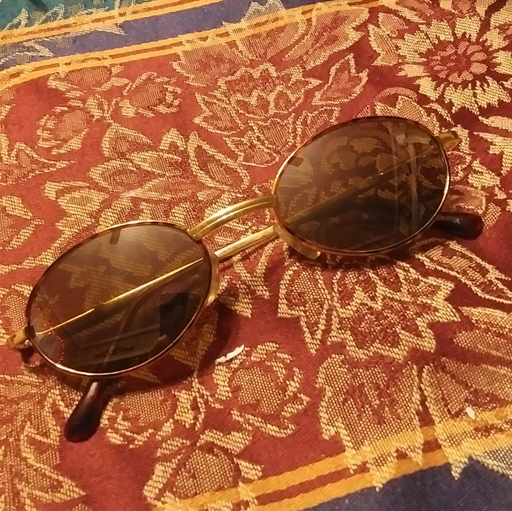 SUN GLASSES - Picture 5 of 5